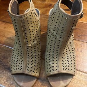 White Mountain Tan Cutout Heels